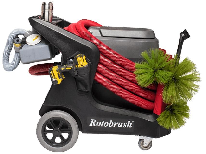 Machine Rotobrush avec ses tuyaux rouges et ses brosses pour conduits de ventilation